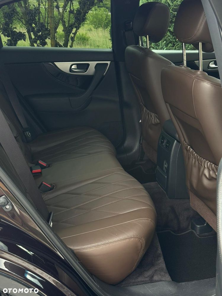 Infiniti QX70 3.7 S - 12