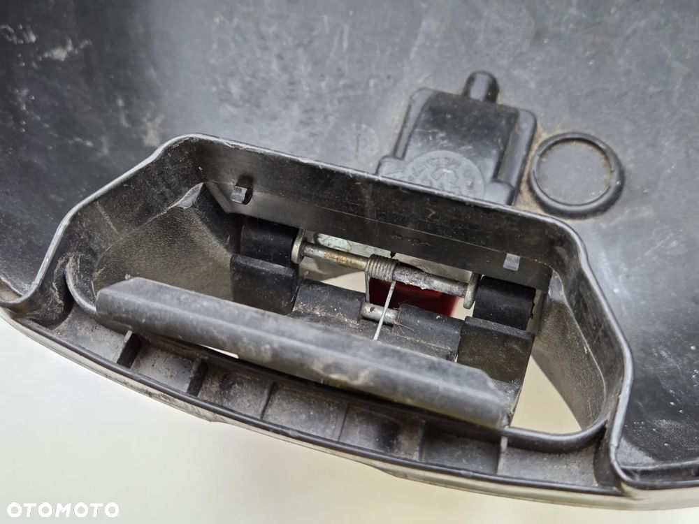 KUFER CENTRALNY  PEUGEOT VIVACITY SKUTER YAMAHA SUZUKI CPI - 15