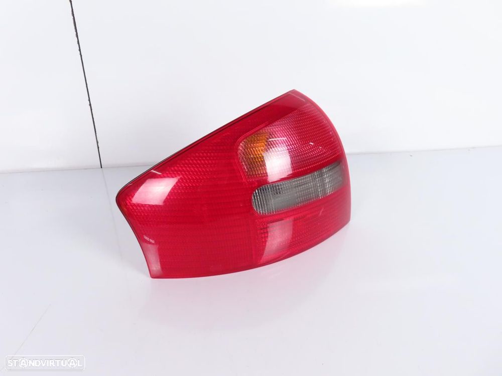 Farolim Esquerdo/Trás Usado / Original AUDI A6 (4B2, C5) 4B5945095 - 2