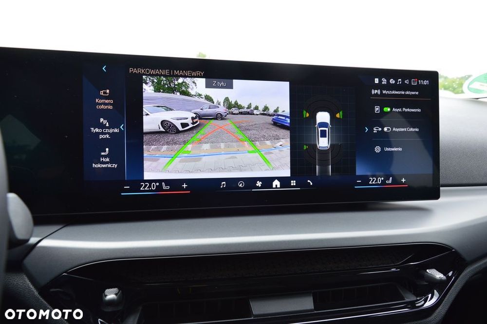 BMW Seria 3 318d mHEV - 23
