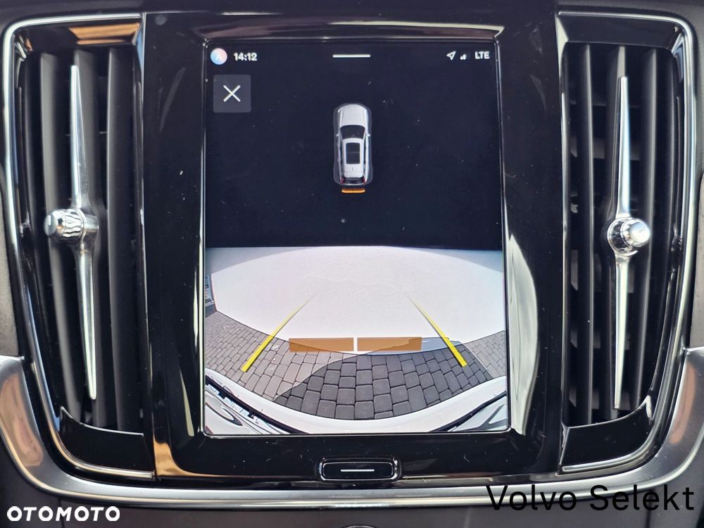 Volvo V90 Cross Country - 33