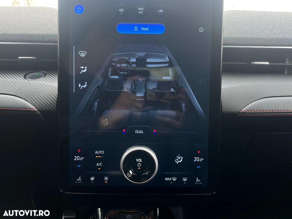 Ford Mustang Mach-E AWD PREMIUM - 18