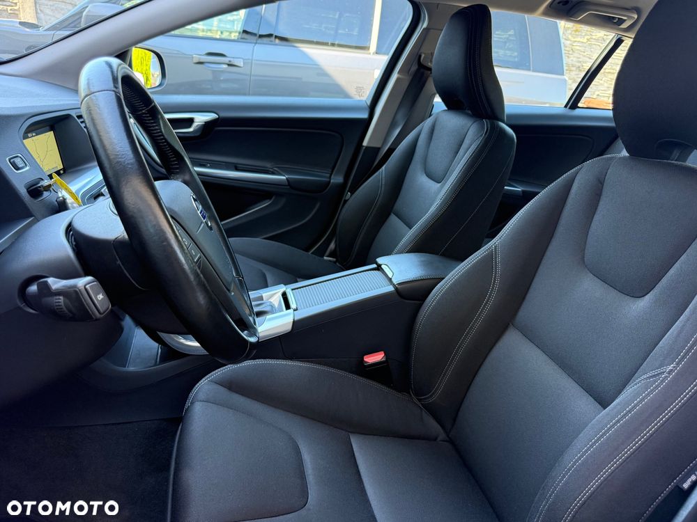 Volvo V60 D2 Drive-E Momentum - 3