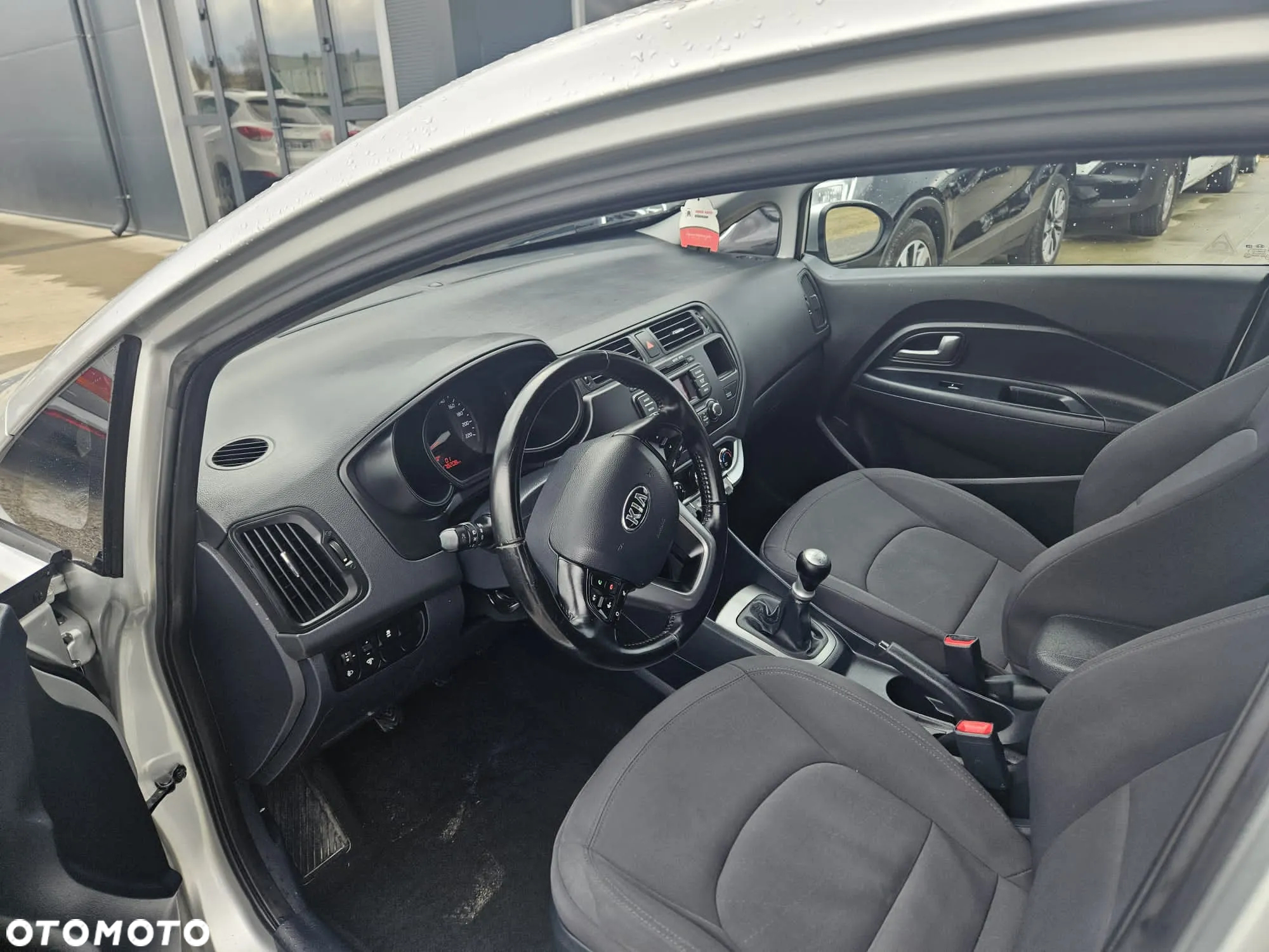 Kia Rio 1.2 M - 11