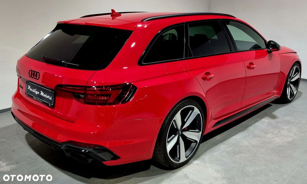 Audi RS4 Avant - 6