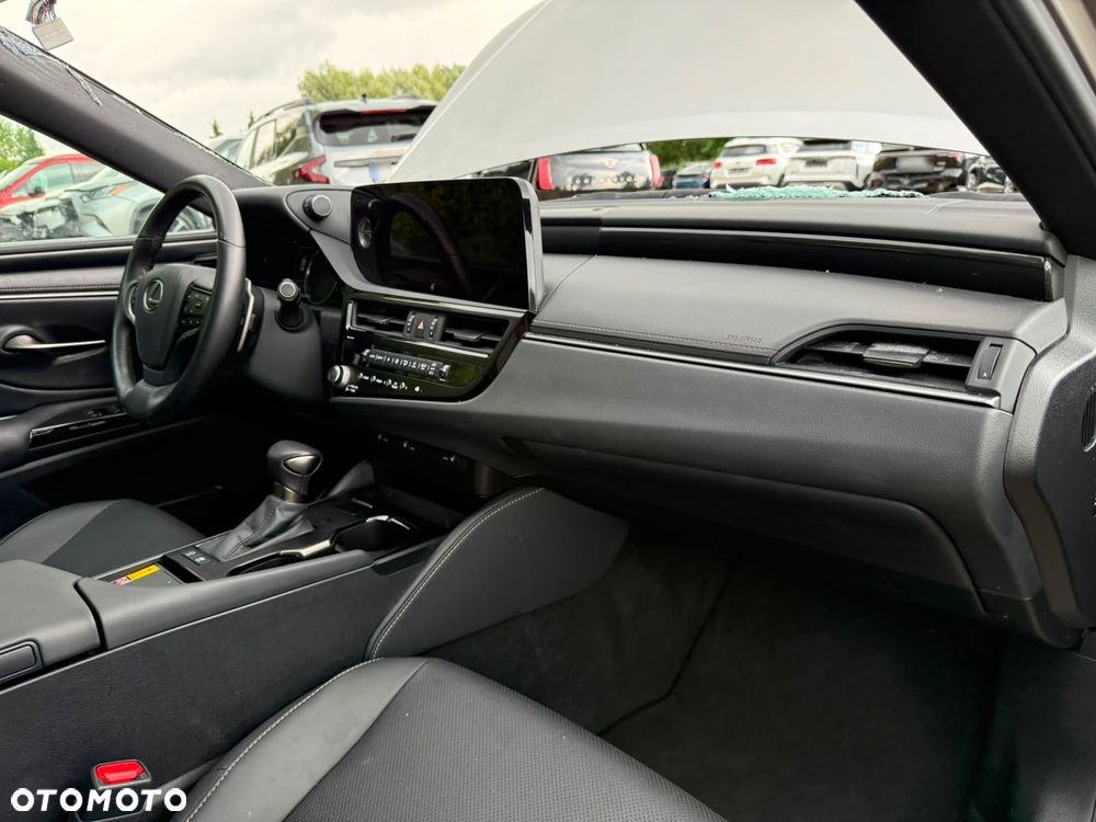Lexus ES 300h Elegance - 16