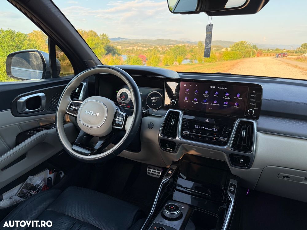 Kia Sorento 1.6 T-GDI HEV 6AT 4x2 7P Premium - 18