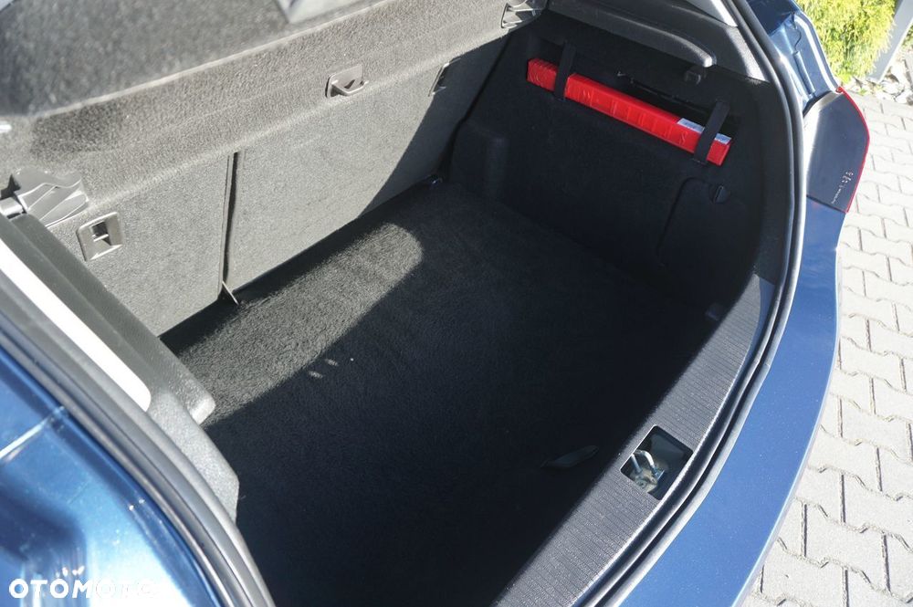 Opel Astra 1.4 T Enjoy S&S - 15