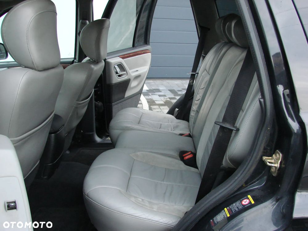 Jeep Grand Cherokee - 22