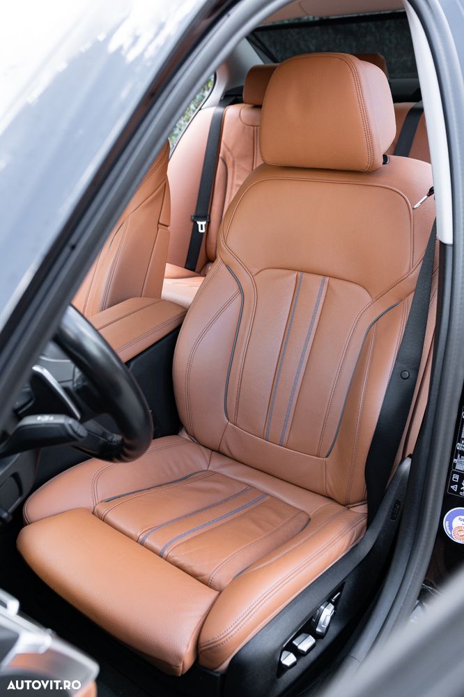 BMW Seria 5 530i xDrive AT MHEV - 16