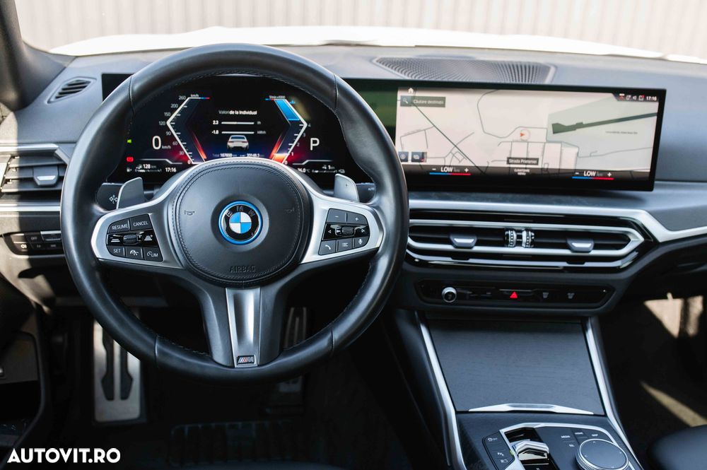 BMW Seria 3 330e xDrive Aut. M Sport - 35