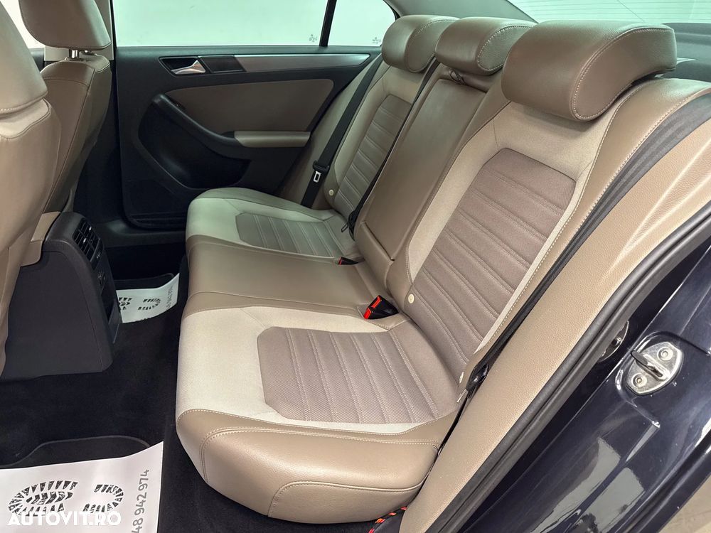 Volkswagen Jetta 1.4 TSI Highline - 17