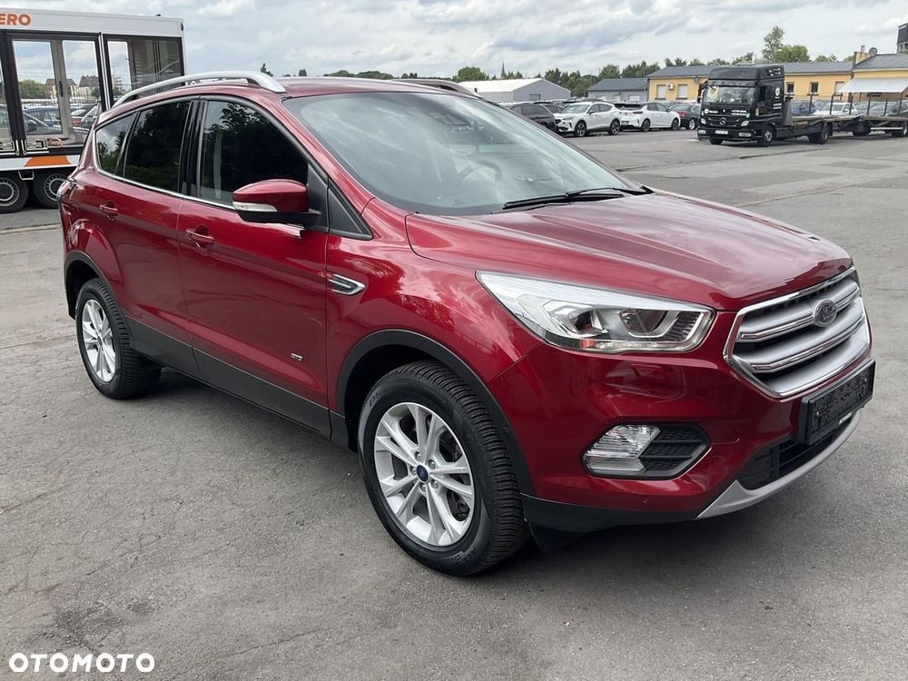 Ford Kuga 1.5 EcoBoost 4WD Titanium - 1