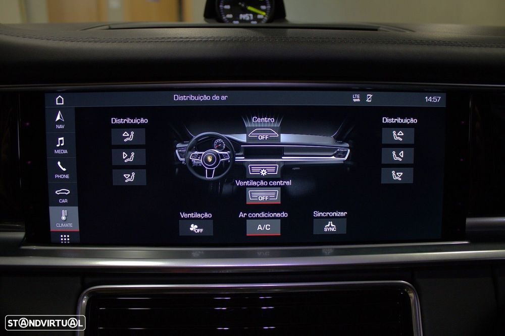 Porsche Panamera 4 E-Hybrid - 39