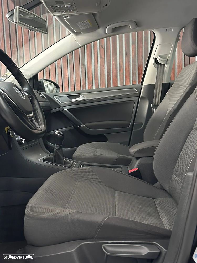 VW Golf 1.6 TDi Confortline - 14