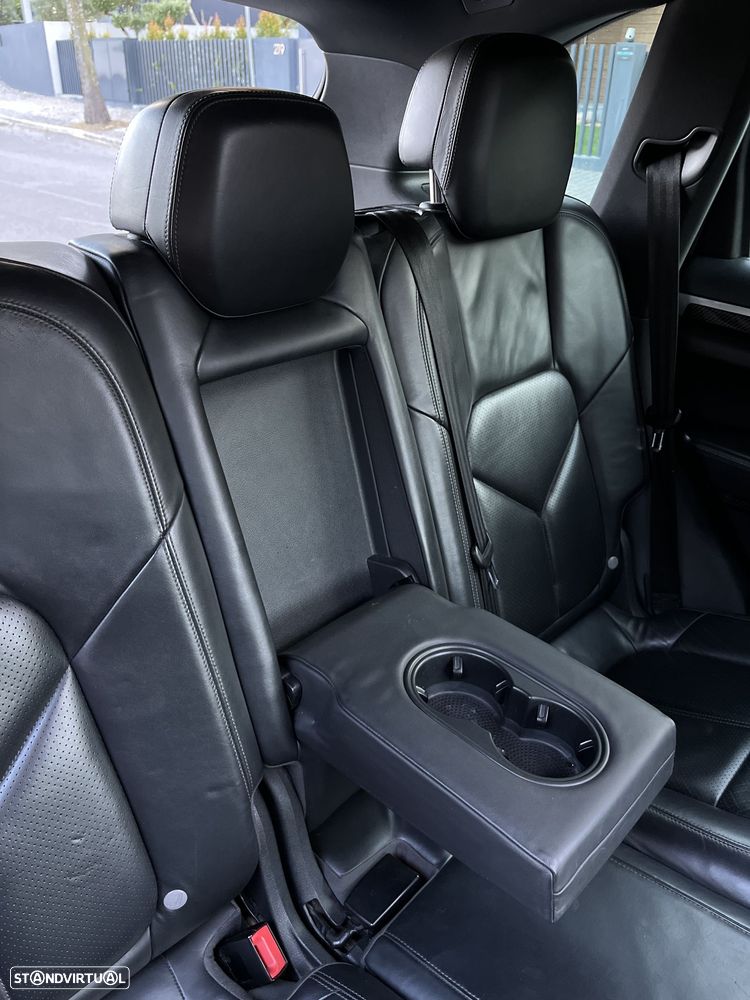 Porsche Cayenne - 27