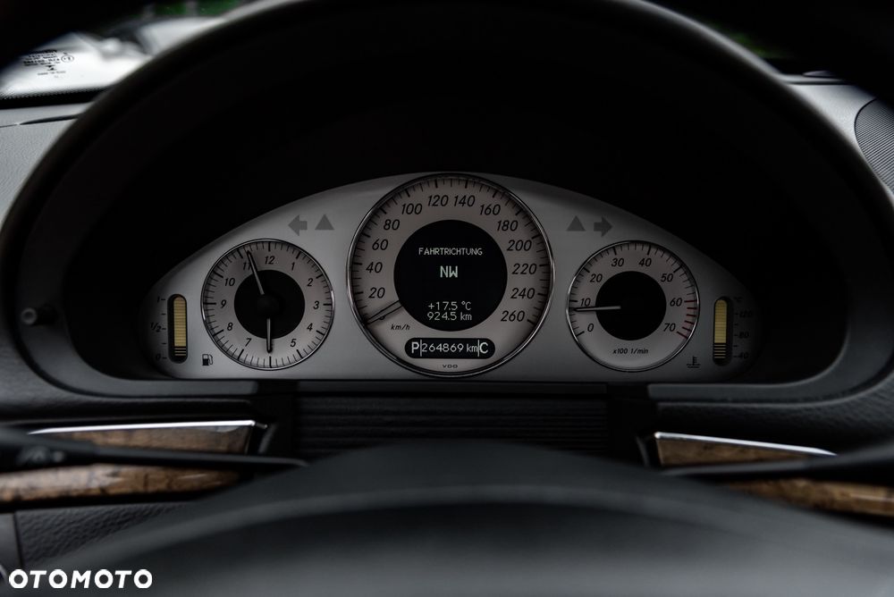 Mercedes-Benz Klasa E 320 T 4Matic Avantgarde - 30