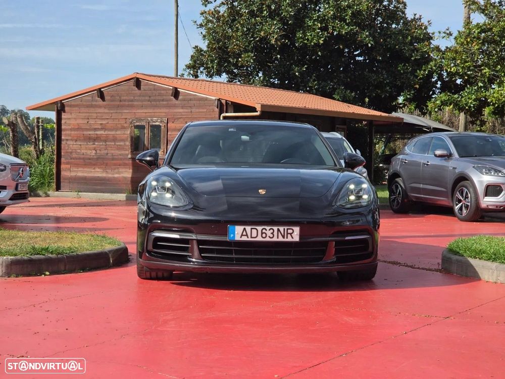 Porsche Panamera 4 E-Hybrid - 3