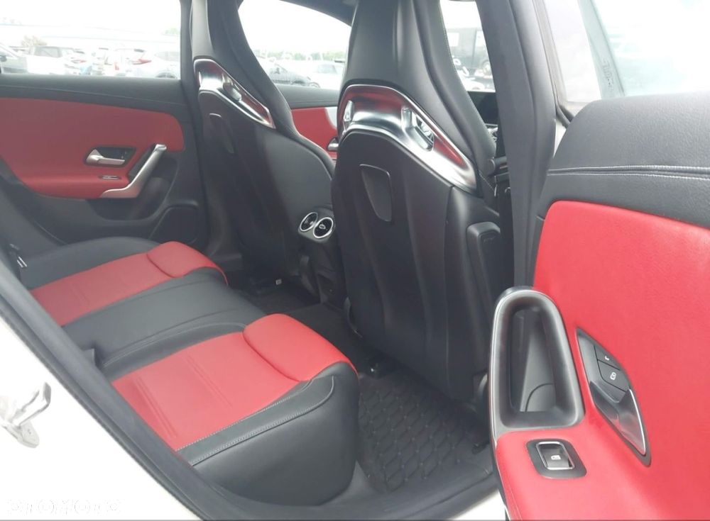 Mercedes-Benz CLA - 10