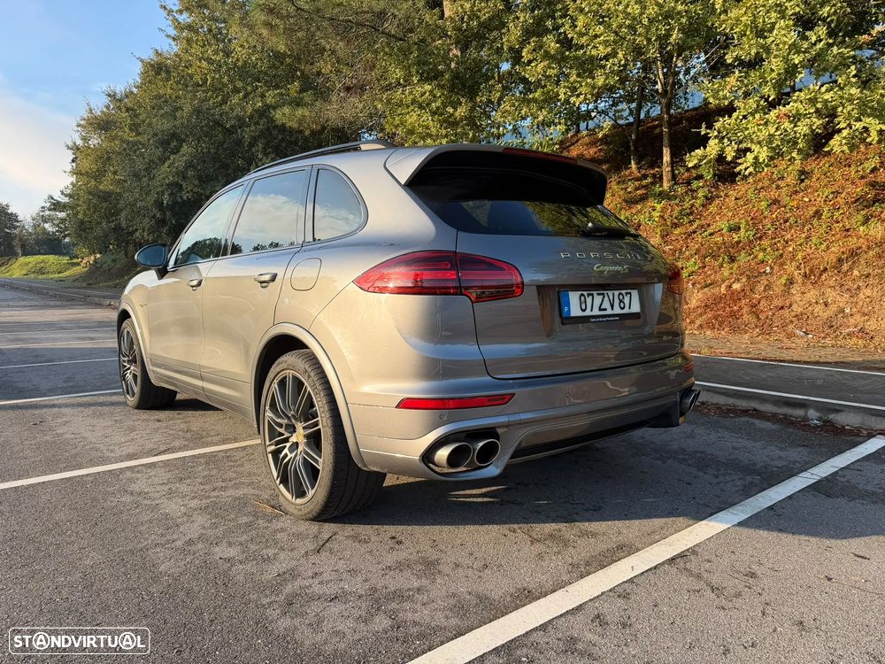 Porsche Cayenne S - 45