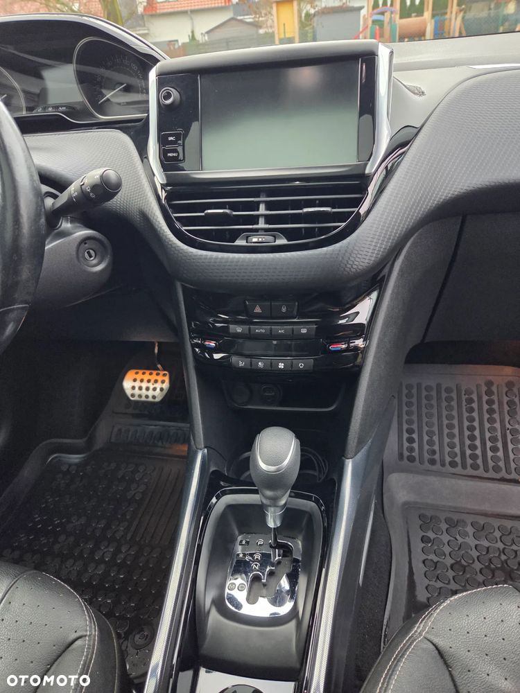 Peugeot 2008 PureTech 110 Stop&Start EAT6 Allure - 9