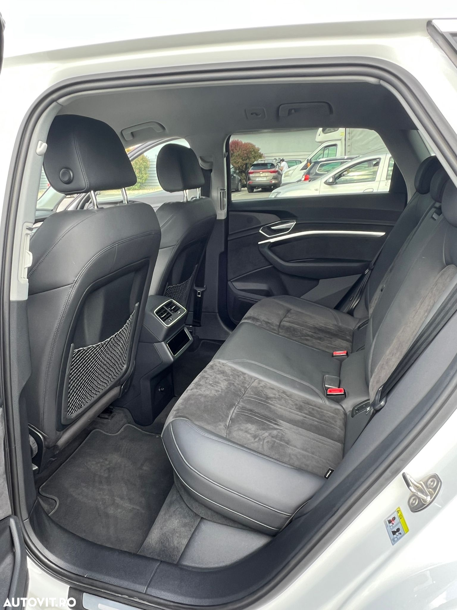 Audi e-tron quattro S - 12