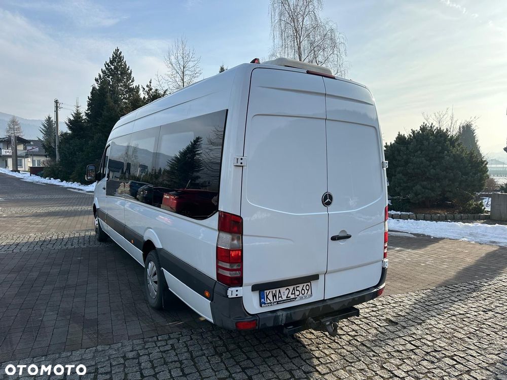 Mercedes-Benz 519 - 2