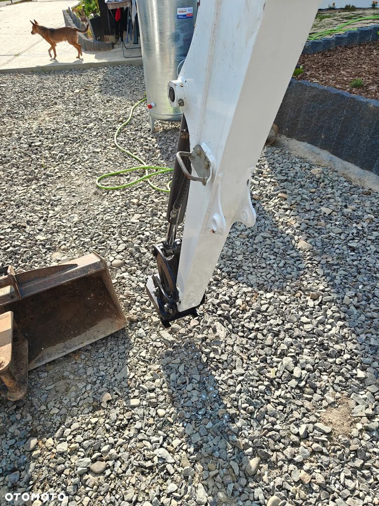 Bobcat E20Z - 11