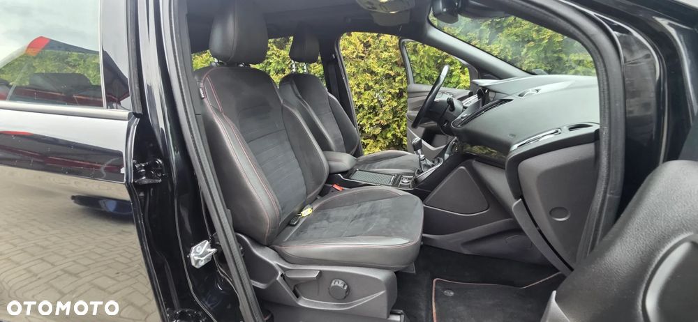 Ford Kuga 2.0 TDCi 4WD Titanium Plus - 38