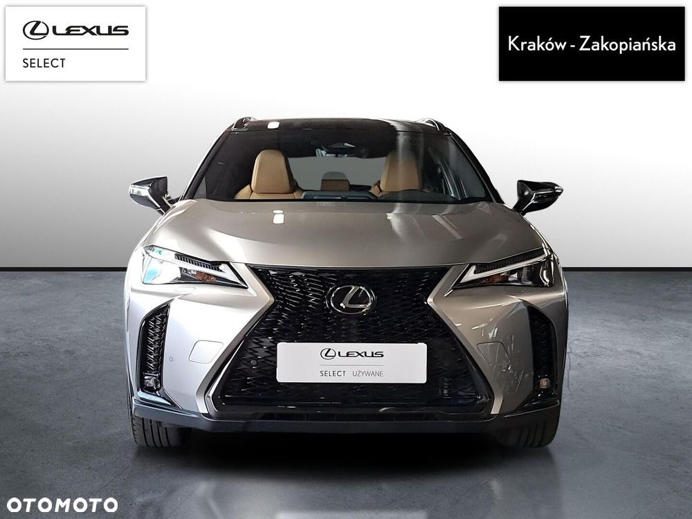 Lexus UX - 3