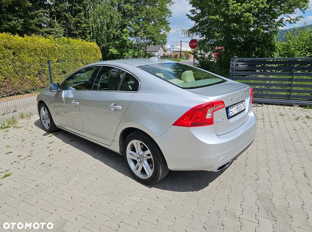 Volvo S60 T5 Momentum - 5