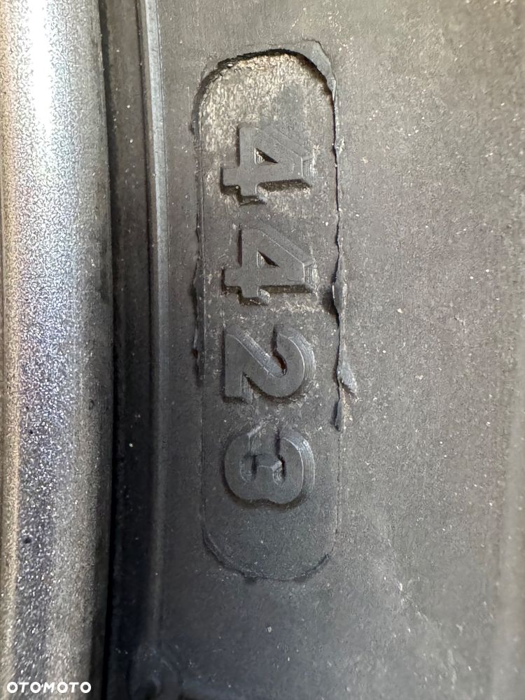 Kawasaki GTR - 16