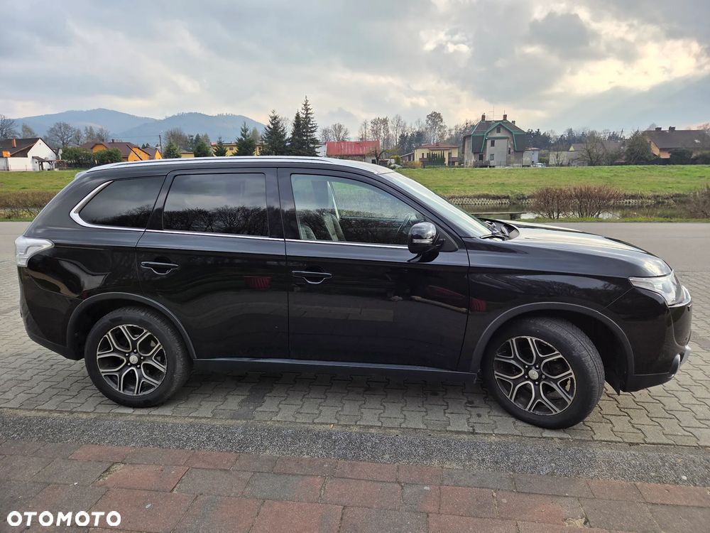 Mitsubishi Outlander 2.2 DID Intense + 4WD - 2