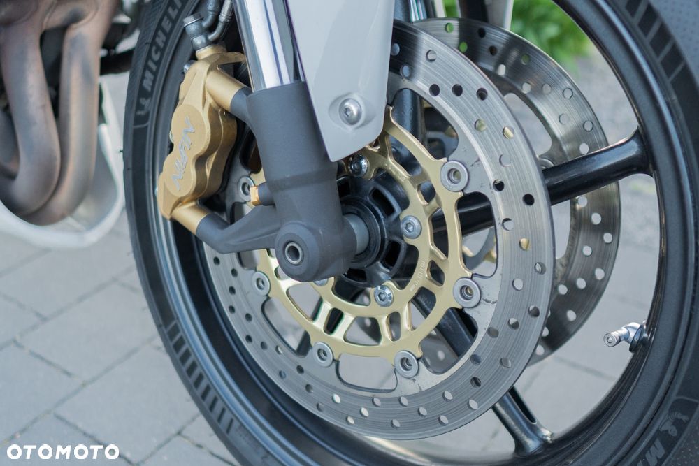 Triumph Street Triple - 11