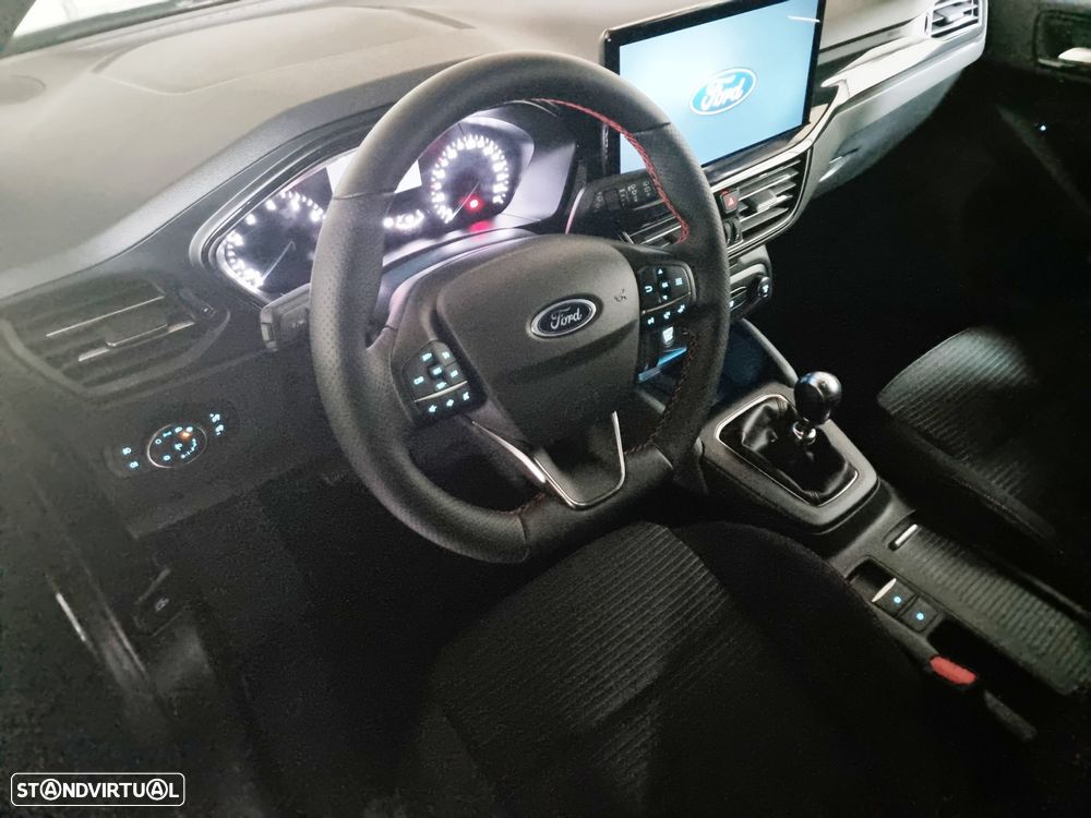 Ford Focus 1.0 EcoBoost MHEV ST-Line - 30