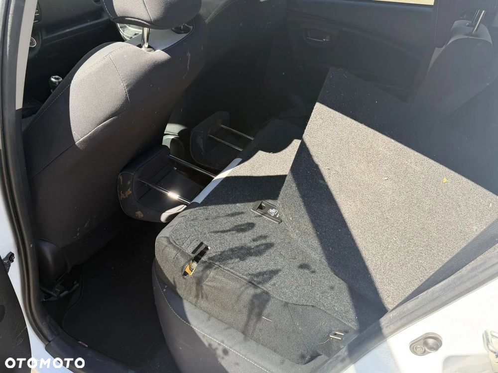Toyota Yaris - 9