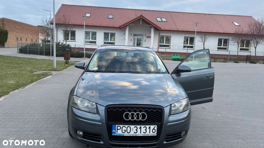 Audi A3 Sportback - 1