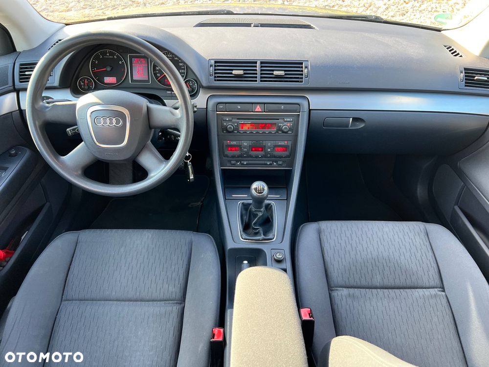 Audi A4 Limousine - 12