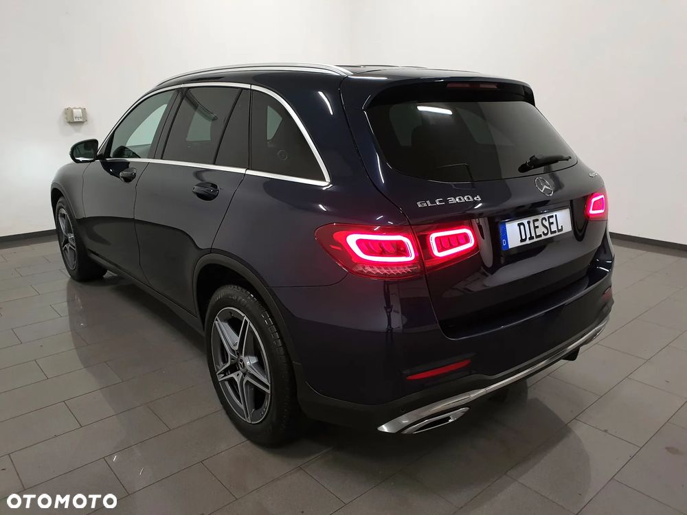 Mercedes-Benz GLC 300 d 4Matic 9G-TRONIC AMG Line Plus - 4