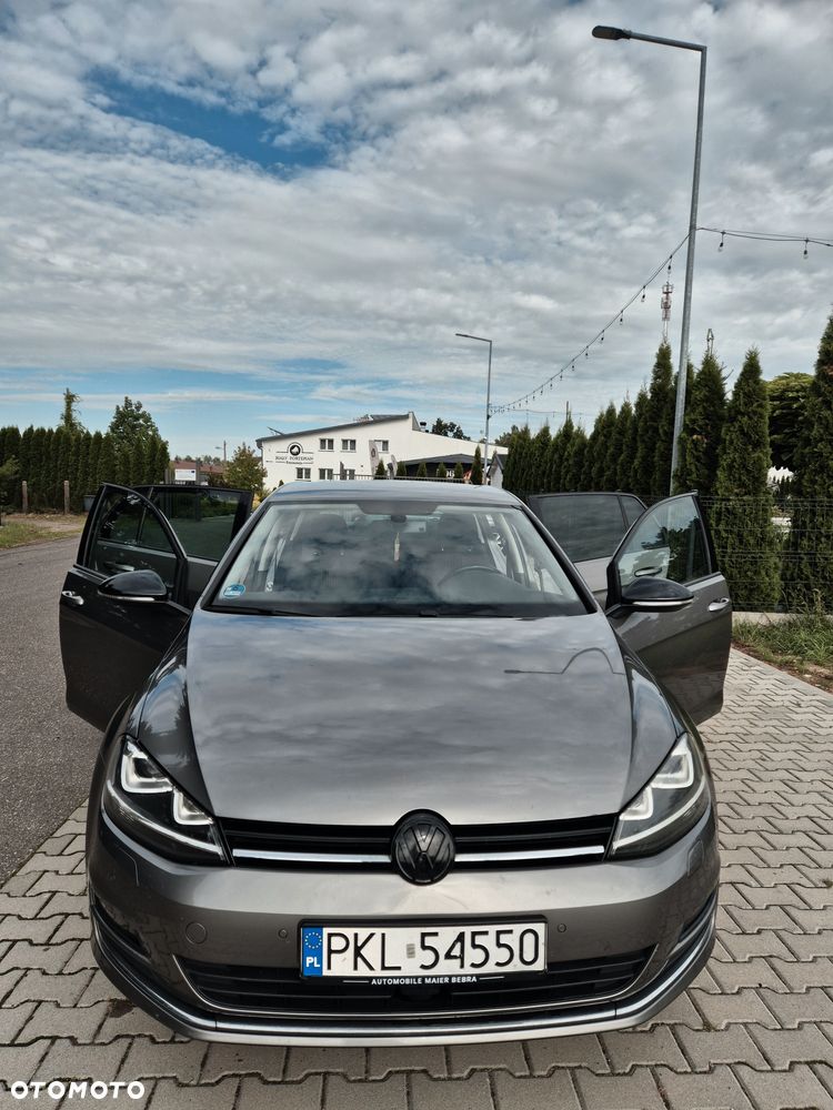 Volkswagen Golf - 1