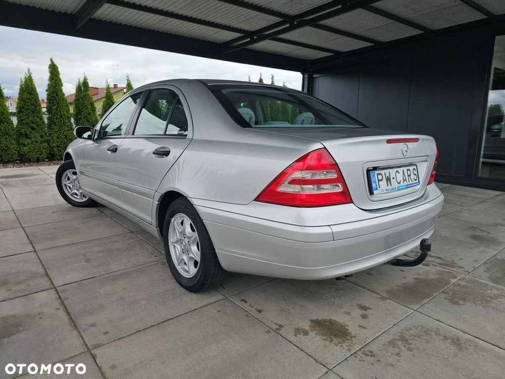 Mercedes-Benz Klasa C 180 Kompressor Classic - 4