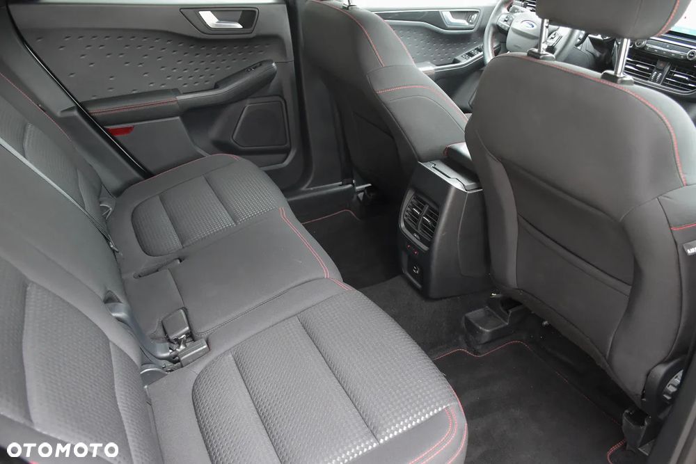 Ford Kuga 1.5 EcoBoost FWD ST-Line X - 35