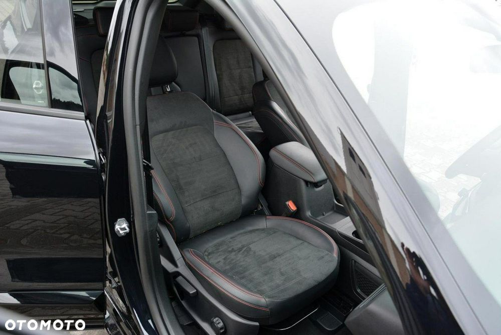 Ford Kuga 2.5 Duratec PHEV ST-LINE X - 19