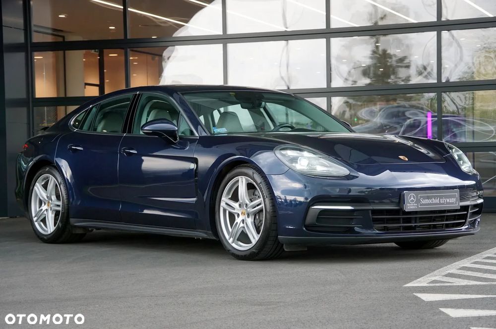 Porsche Panamera 4 - 8