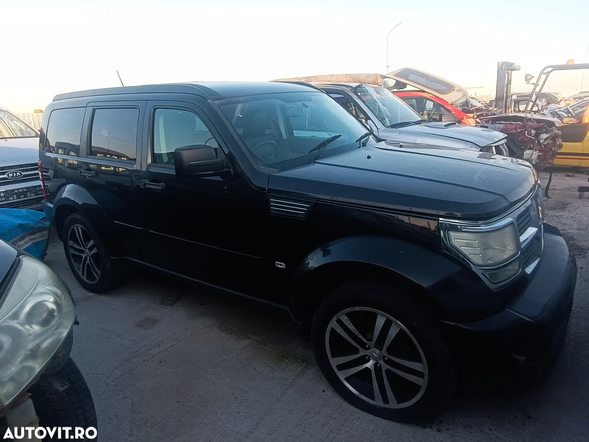 Dezmembrez Dodge Nitro 2.8crd automat - 2