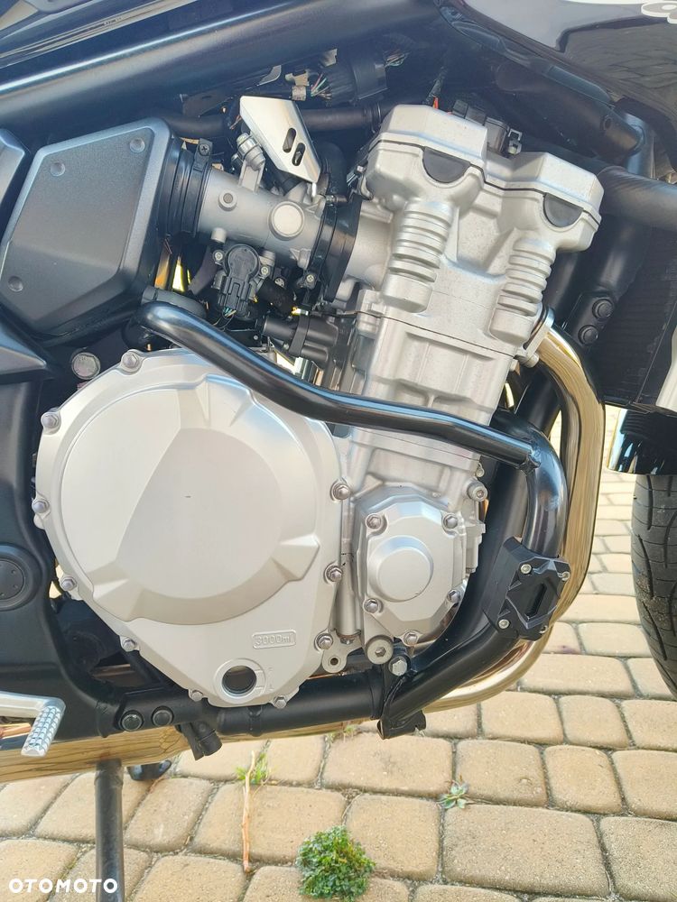 Suzuki Bandit - 37