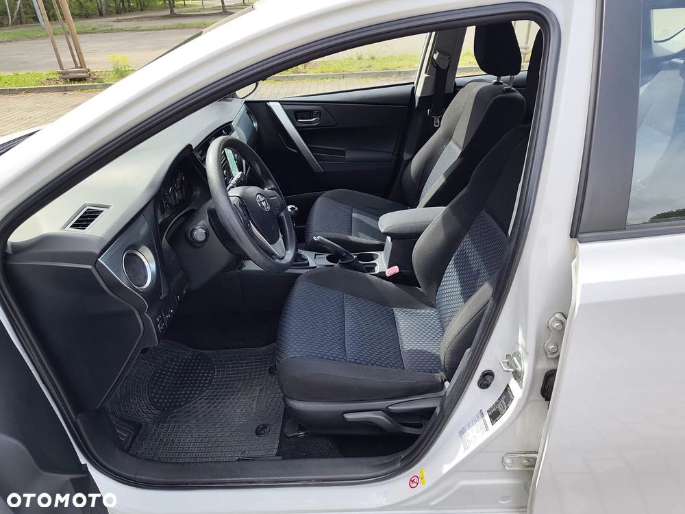 Toyota Auris 1.4 D-4D Active - 5