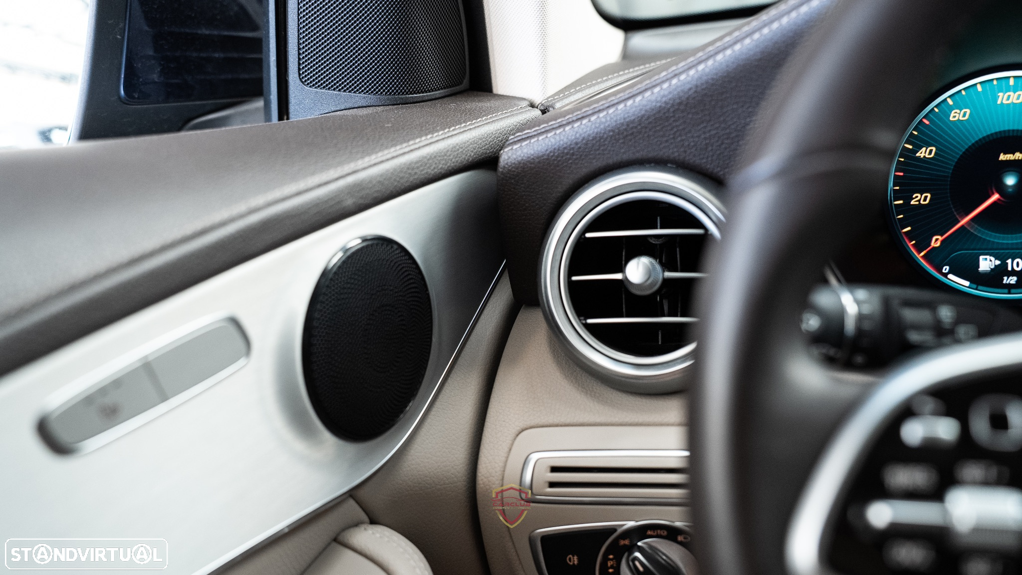 Mercedes-Benz GLC 200 d 4Matic 9G-TRONIC - 29