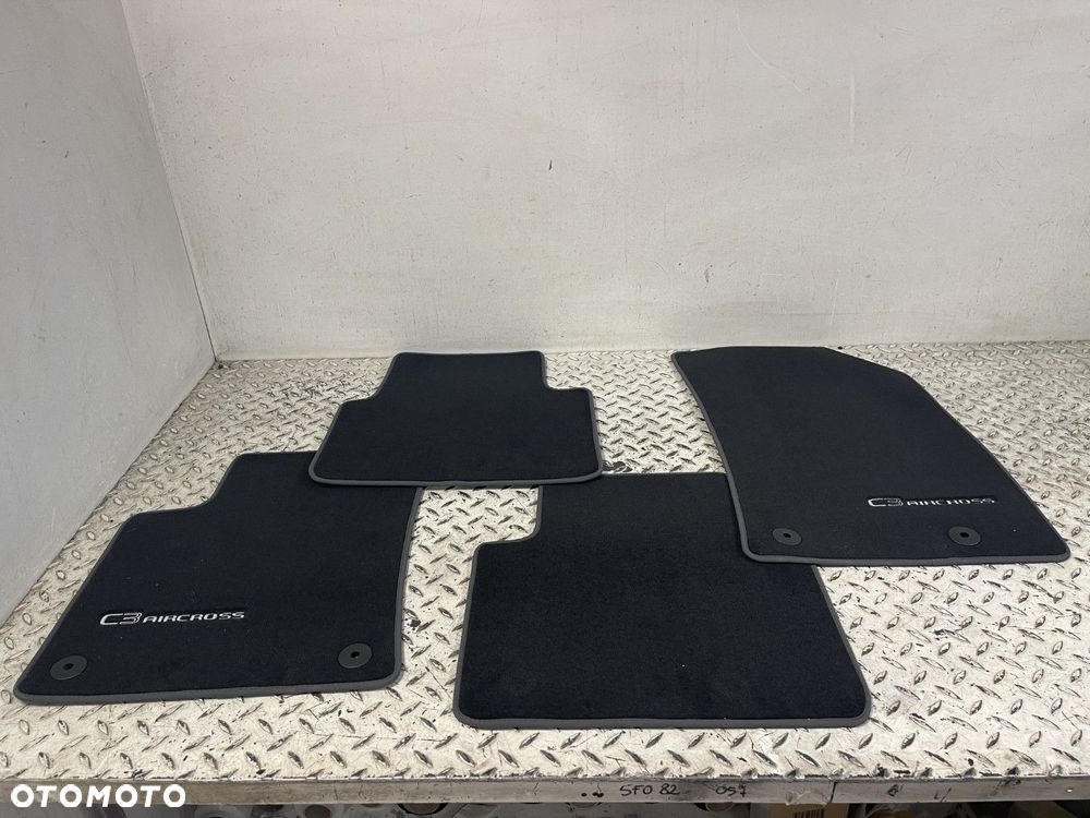 KOMPLET NOWE ORYGINALNE DYWANIKI WELUROWE CITROEN C3 AIRCROSS 17-24 - 2