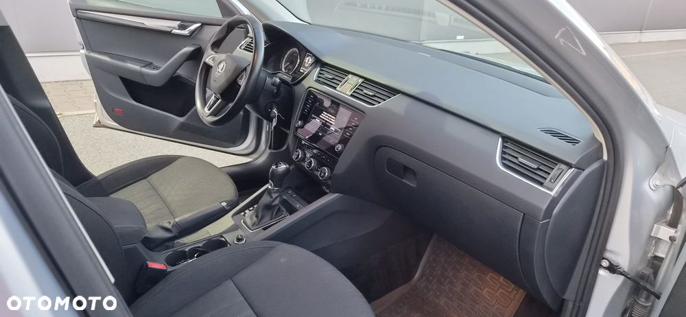 Skoda Octavia 2.0 TDI SCR Style DSG - 8